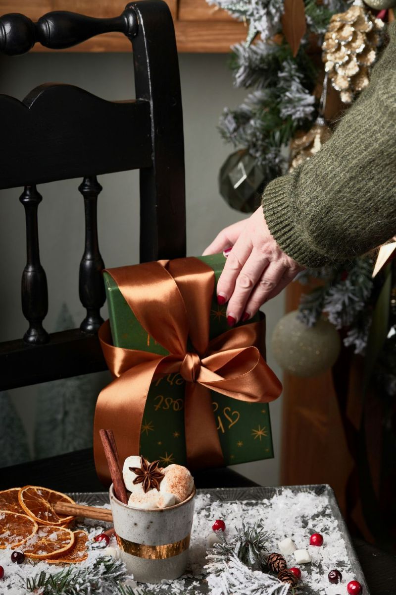 Should I Bother to Get a Personalised Gift? Why Personalised Gifts Make Christmas Gifting So Much Easier (And Infinitely More Impressive)
